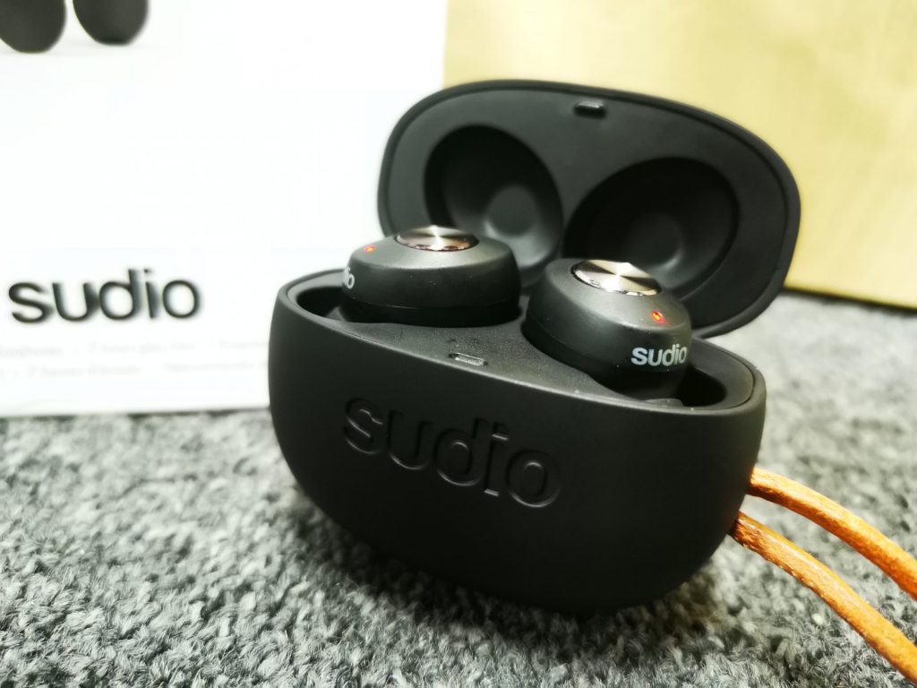 Sudio tolv wireless cheap earbuds