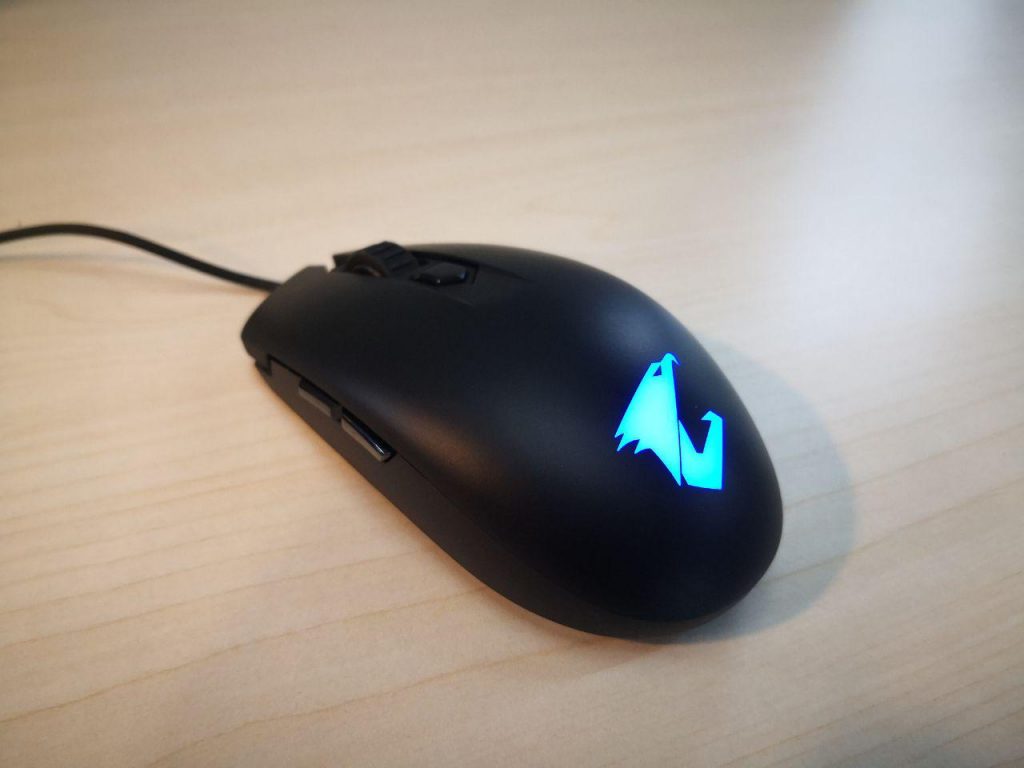 GIGABYTE AORUS M2 Gaming Mouse Review The Lightweight & Affordable
