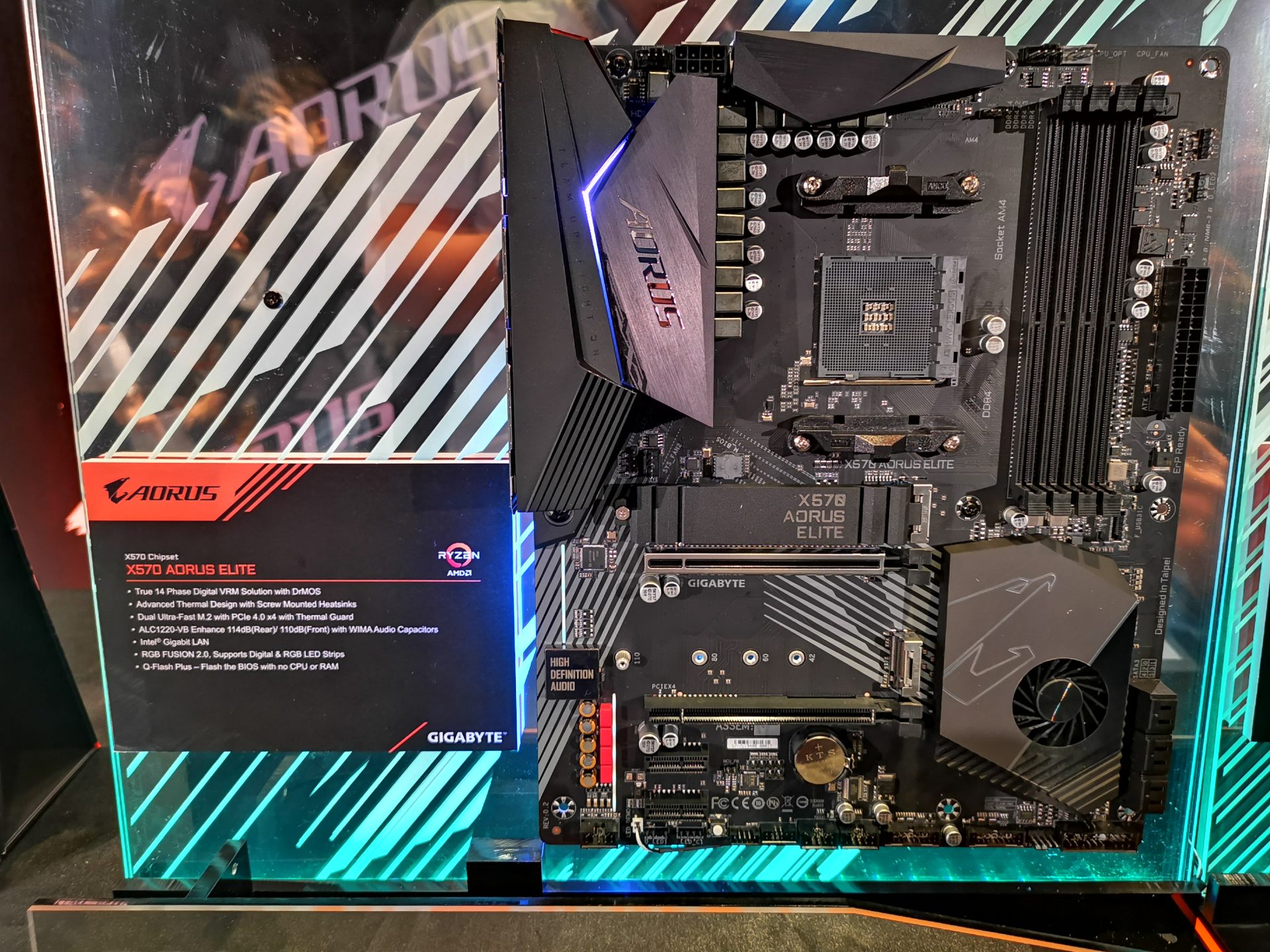 Aorus elite drivers. Gigabyte 570 AORUS Elite. Материнская плата Gigabyte x570 AORUS Elite. X570 Aurus Elite. AORUS x570 Elite комплектация.