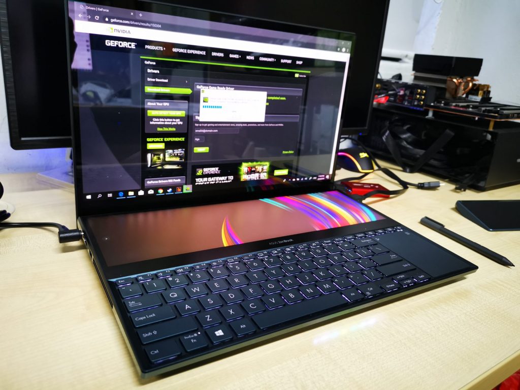 Asus ZenBook Pro Duo (UX581GV) review: Dual screens make your workspace  seem bigger on the inside - CNET
