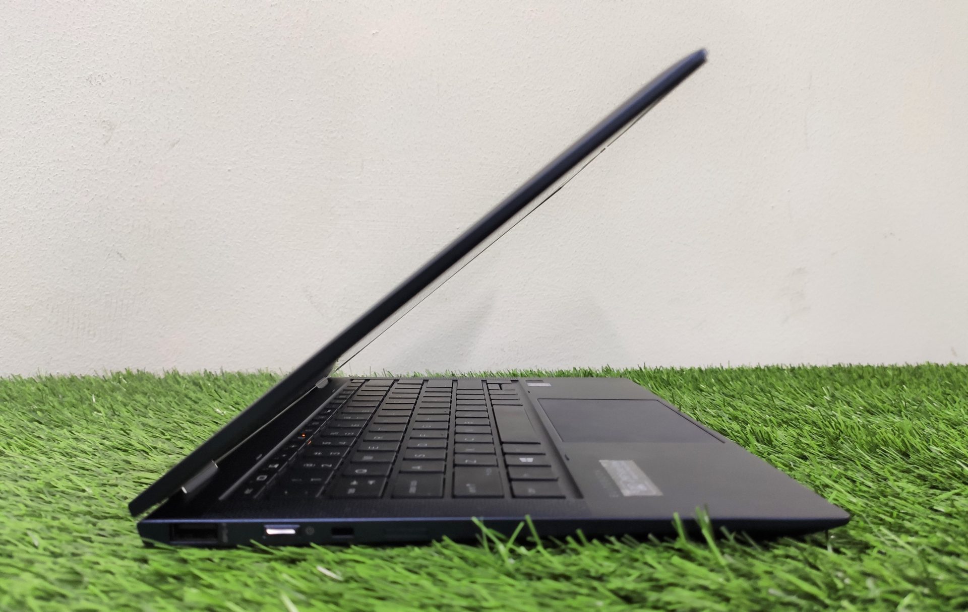 Hp Elite Dragonfly Notebook Review The Tech Revolutionist 6332