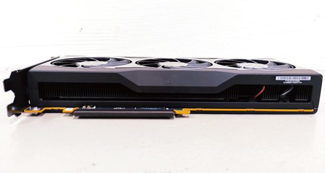 AMD Radeon RX 6800 First Look and Unboxing - Not your usual graphics ...