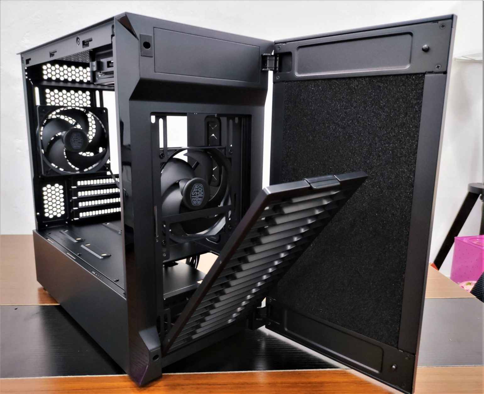 Cooler Master Silencio S400 Review - Minimalist Design for a different ...