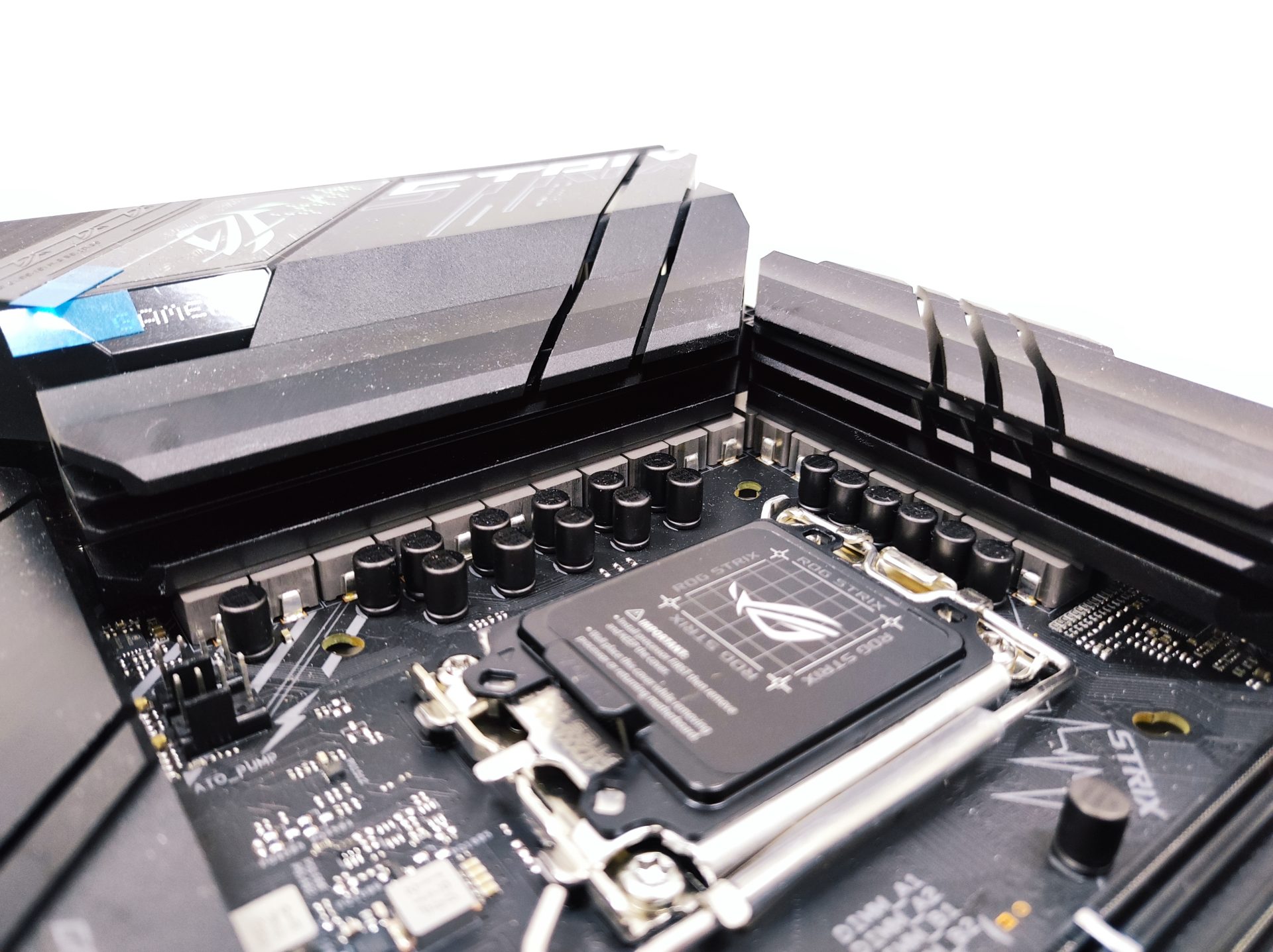 ASUS ROG STRIX B660-F GAMING WIFI Motherboard Review - Is Intel B660
