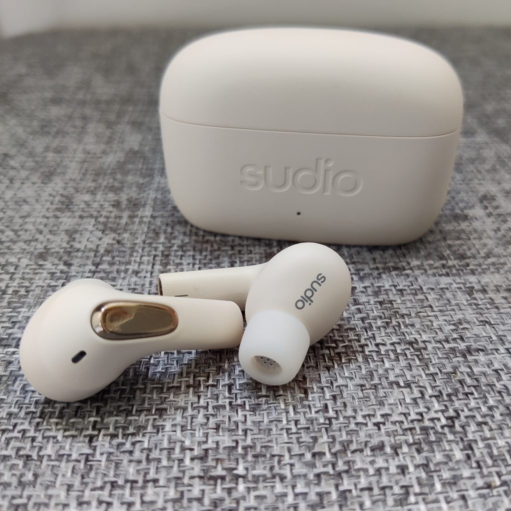 Sudio E2 Review (with discount code!): Sudio's latest flagship