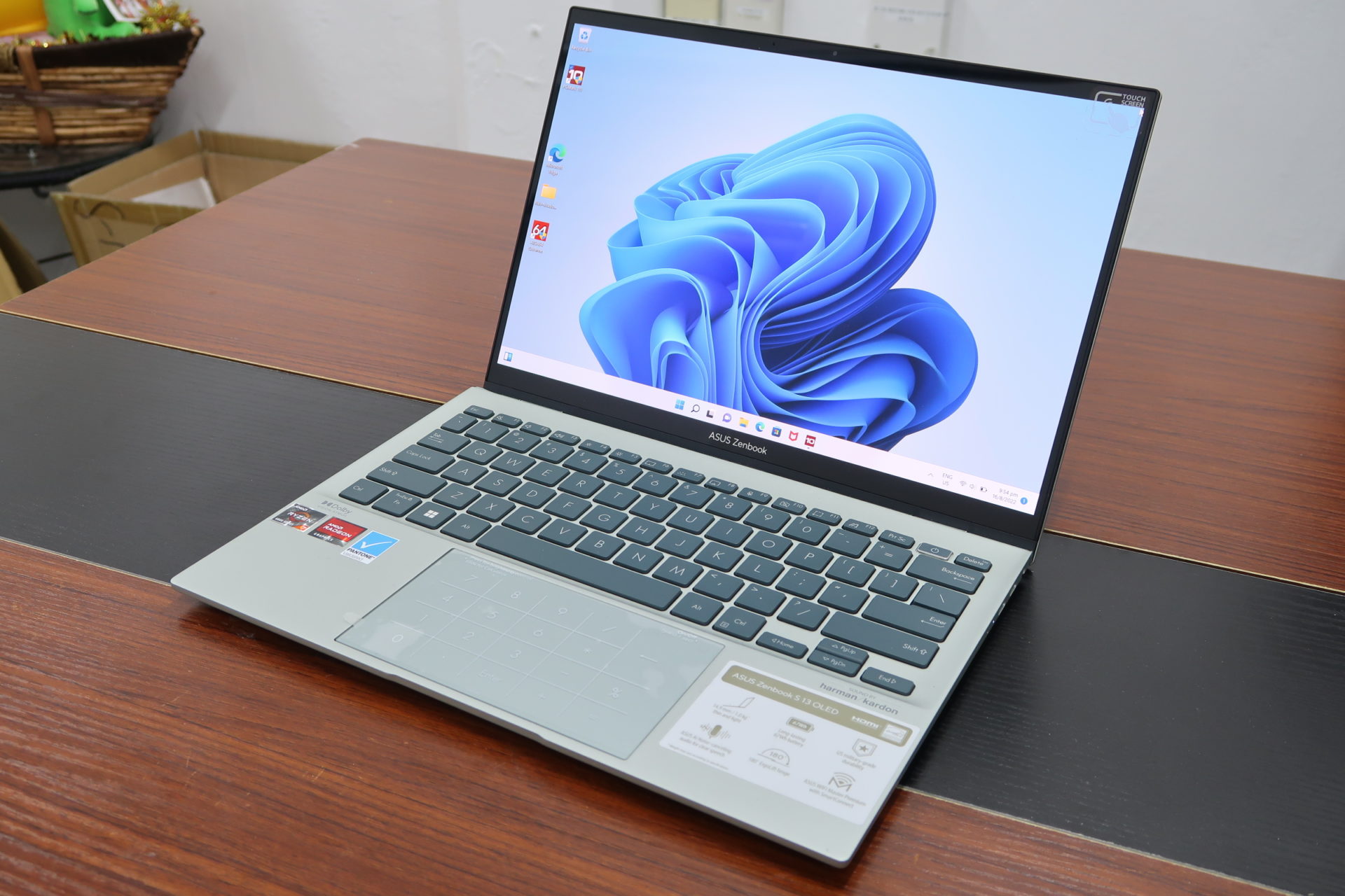 Hands-on: The Zenbook S 13 is a practical ultraportable