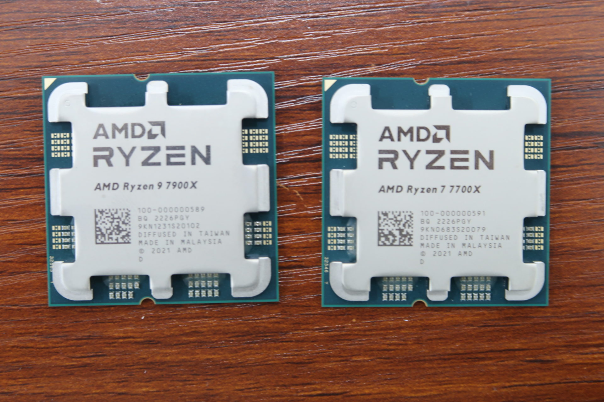 AMD Ryzen 9 7900 & Ryzen 7 7700 Review