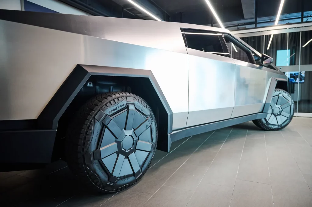 Tesla Cybertruck Singapore (3)