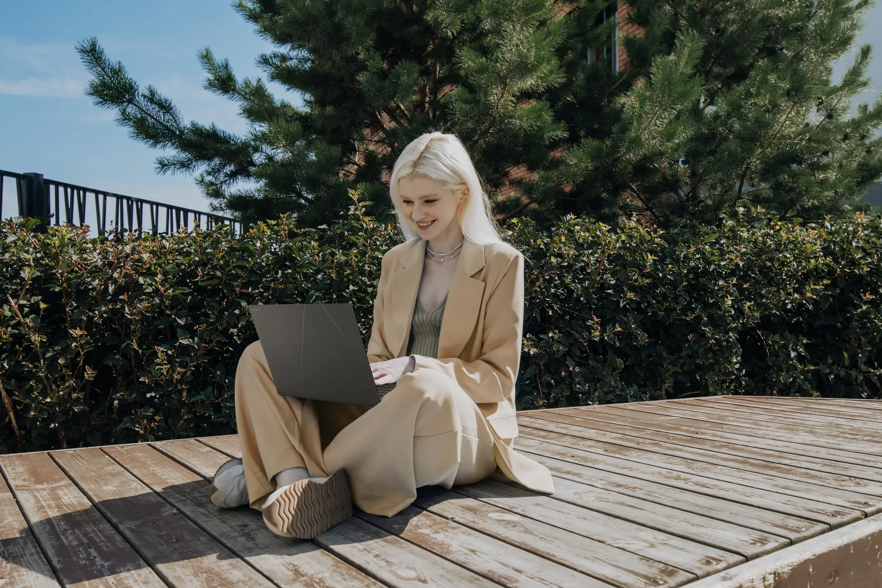 ASUS Zenbook S 16 (1)