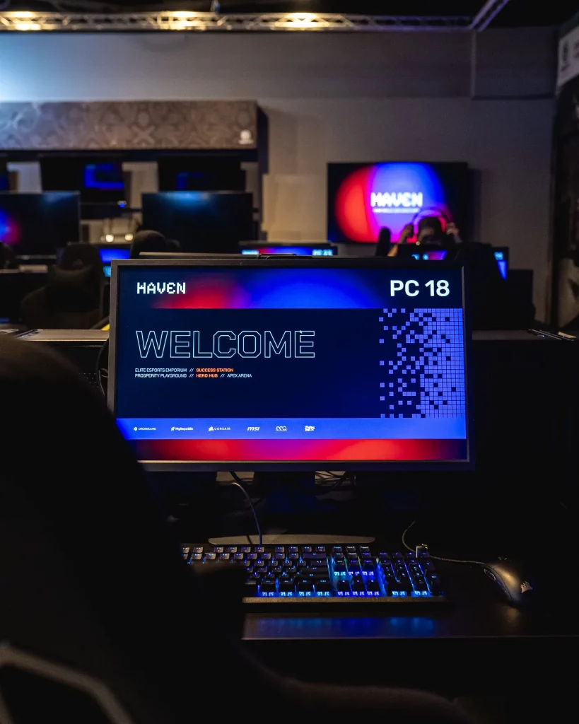 Dreamcore HAVEN PC Cafe (3)