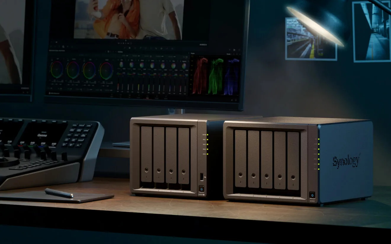 Synology DiskStation DS925+ and DX525 Expansion Unit (2)